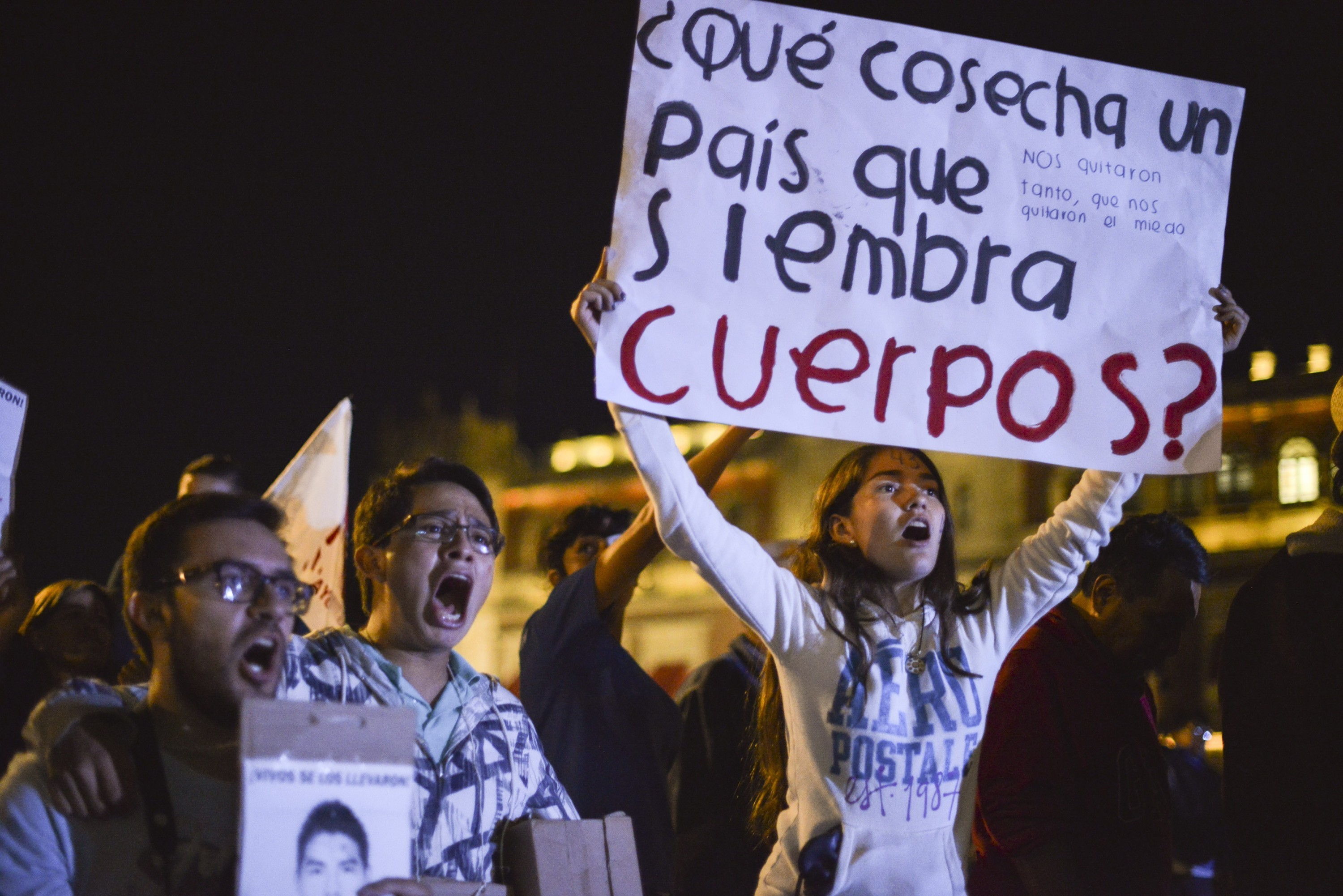 Manifestación por Ayotzinapa Foto: Adolfo Vladimir /CUARTOSCURO.